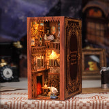 Book Nook Kit: Eternal Bookstore with Dust Cover